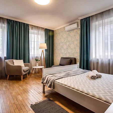 Apartamenty On Knyazya Romana Львів Екстер'єр фото