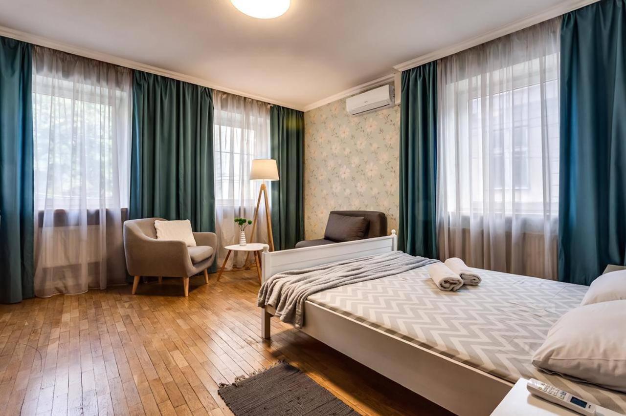 Apartamenty On Knyazya Romana Львів Екстер'єр фото