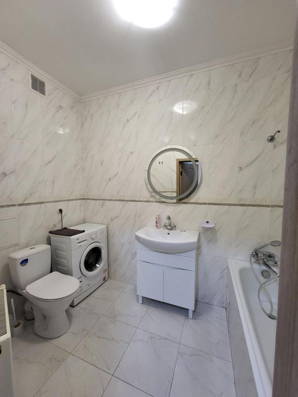 Apartamenty On Knyazya Romana Львів Екстер'єр фото