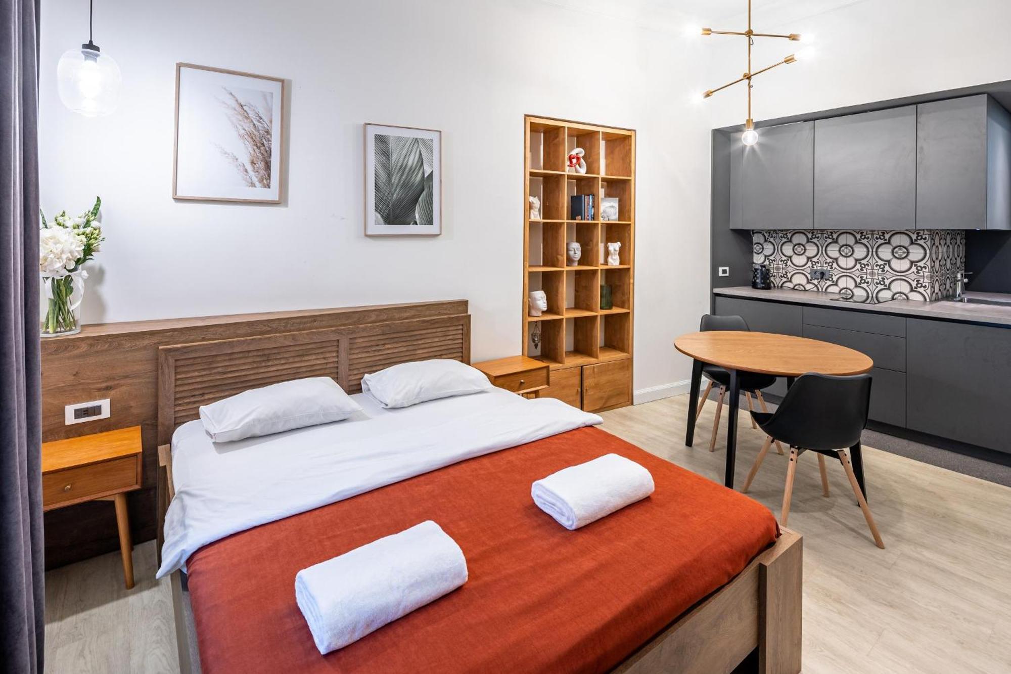 Apartamenty On Knyazya Romana Львів Екстер'єр фото