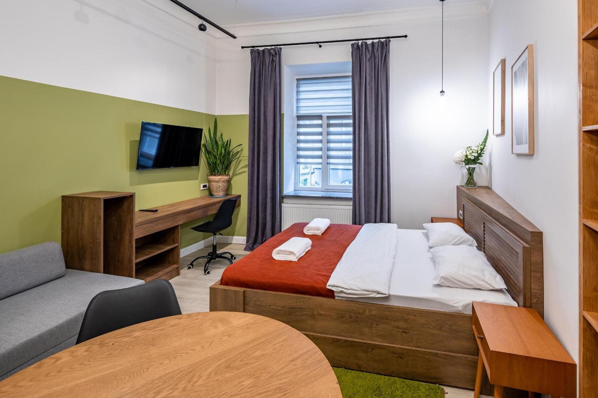Apartamenty On Knyazya Romana Львів Екстер'єр фото