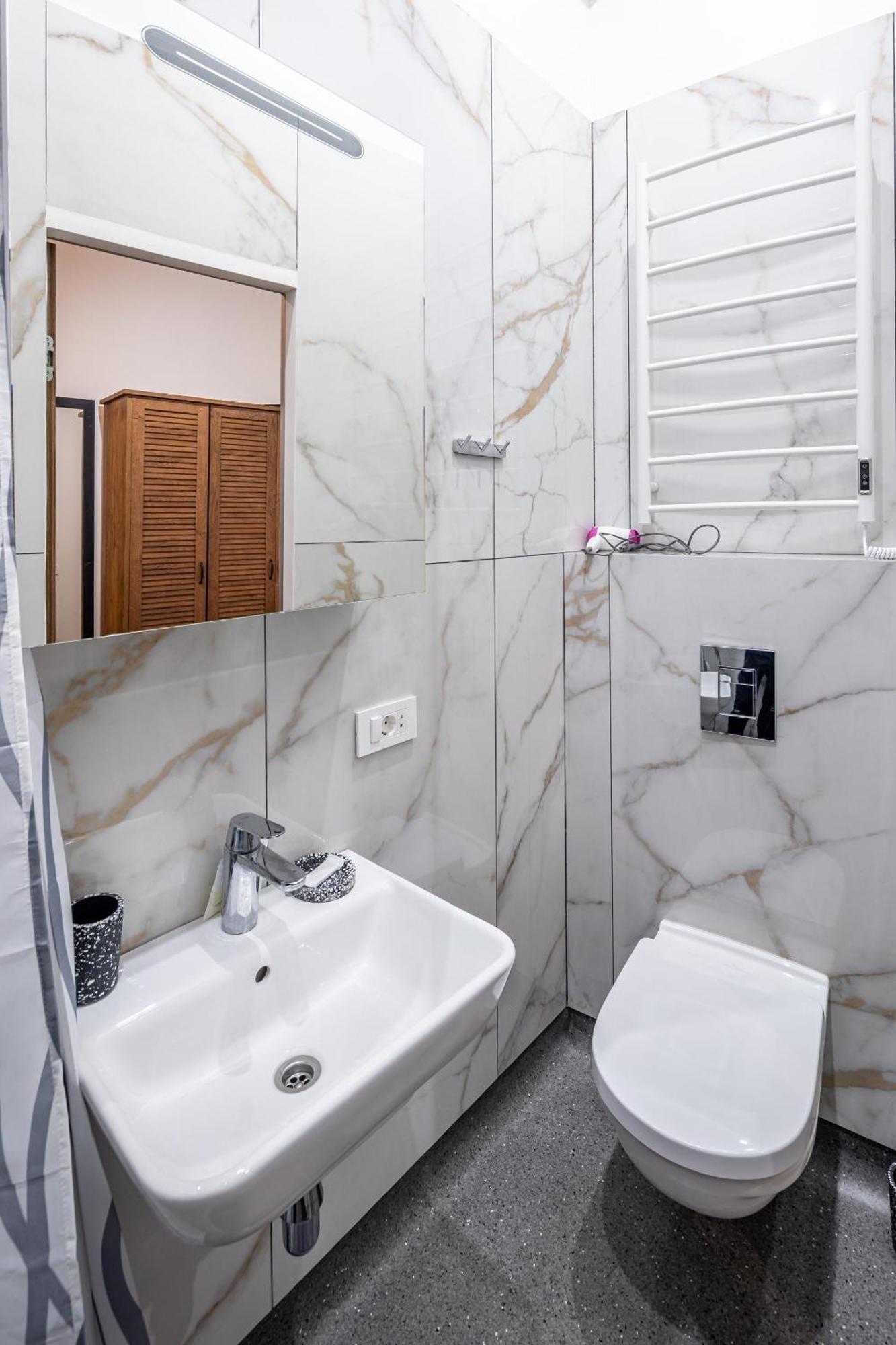 Apartamenty On Knyazya Romana Львів Екстер'єр фото
