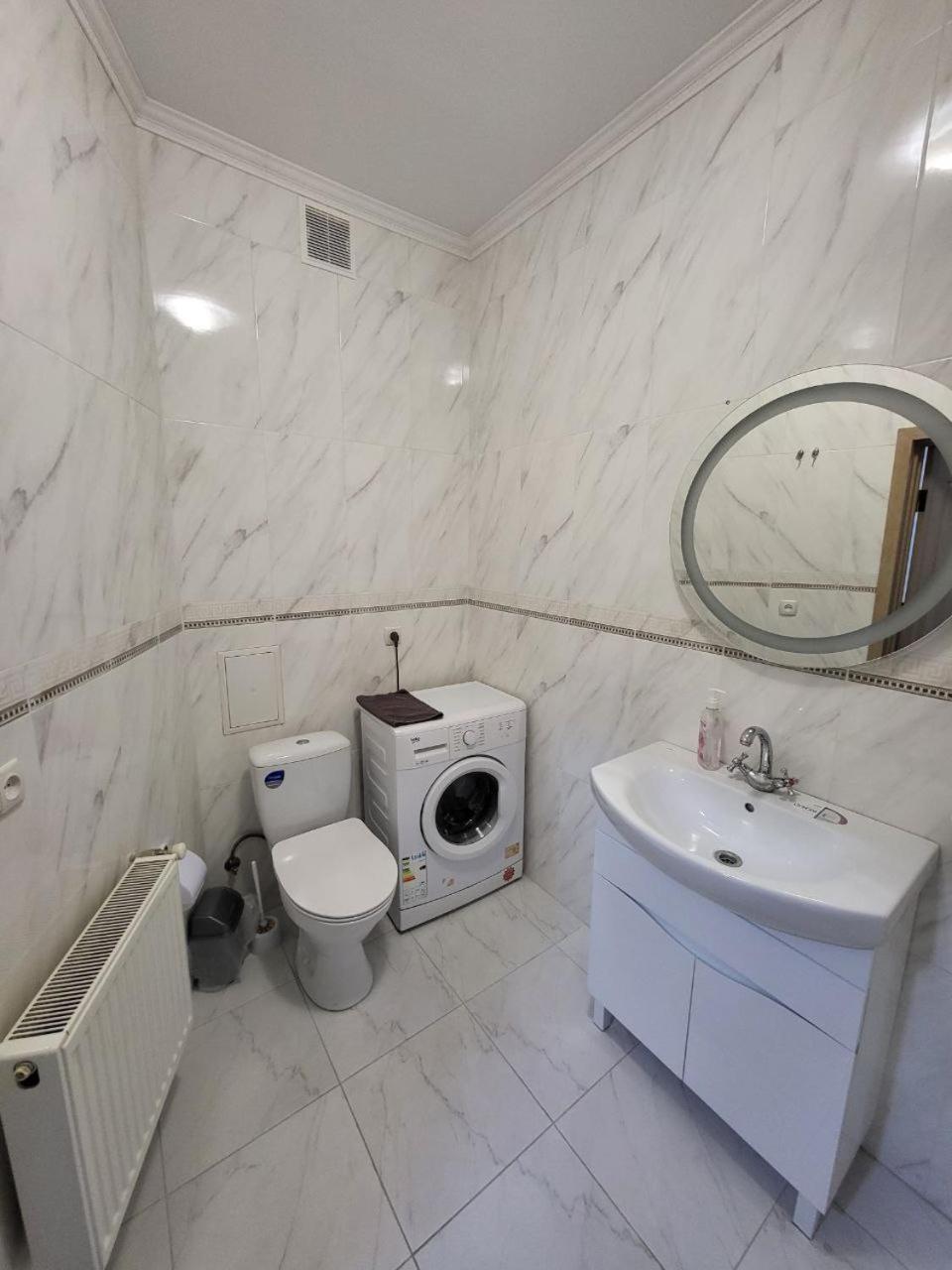 Apartamenty On Knyazya Romana Львів Екстер'єр фото