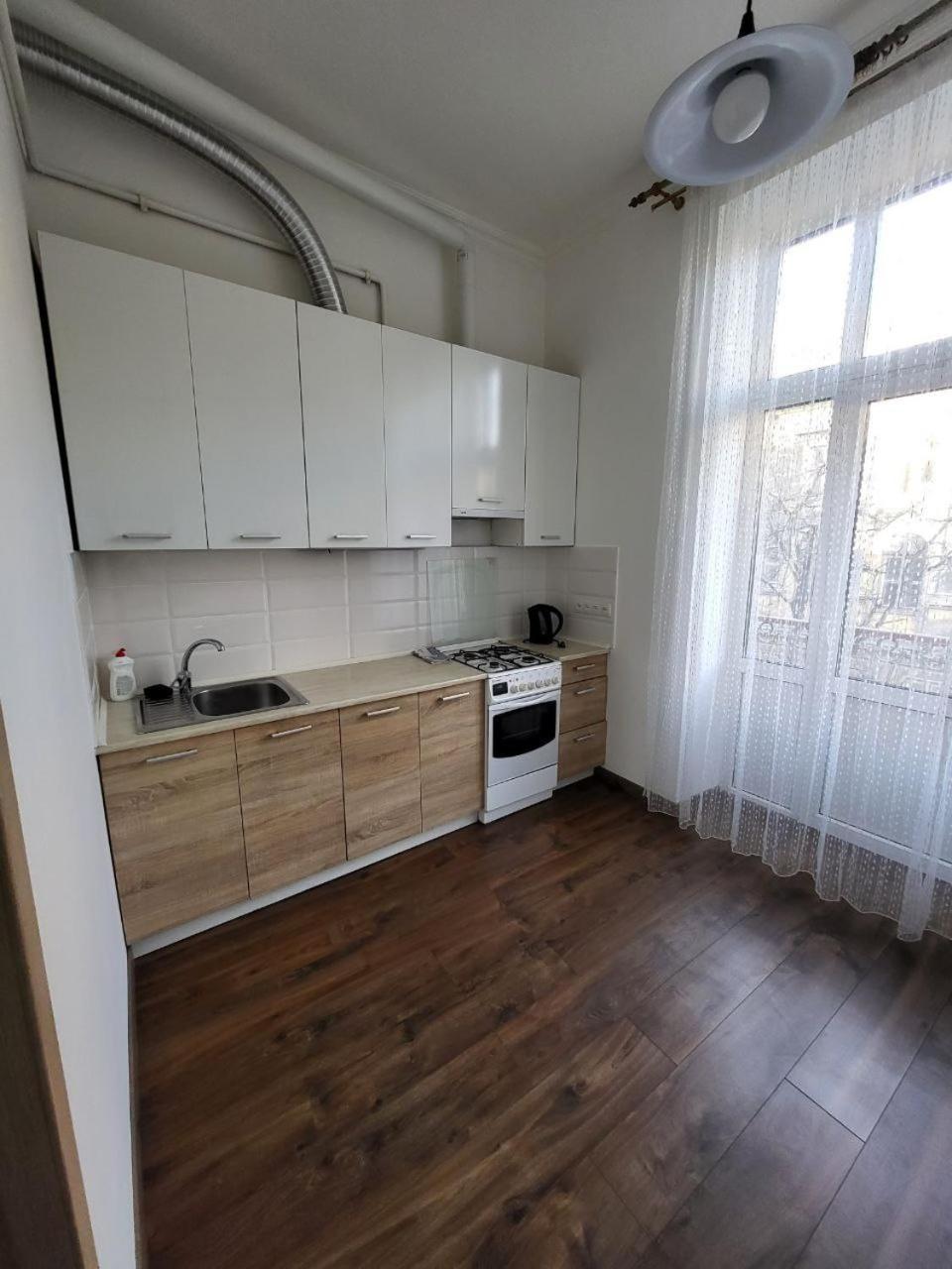 Apartamenty On Knyazya Romana Львів Екстер'єр фото