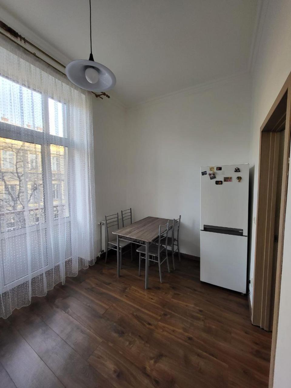 Apartamenty On Knyazya Romana Львів Екстер'єр фото