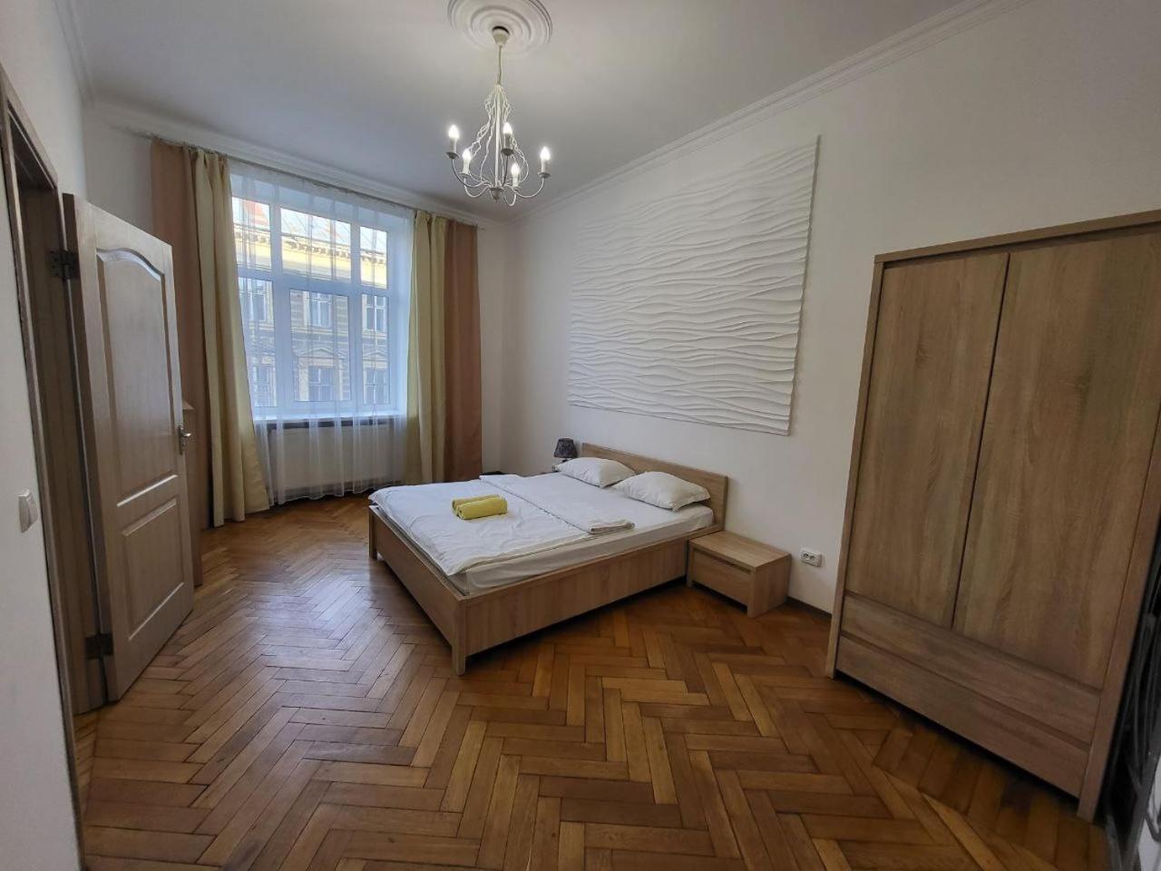 Apartamenty On Knyazya Romana Львів Екстер'єр фото